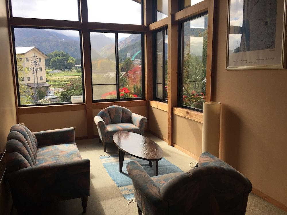 Hakuba Alpine Hotel Bagian luar foto