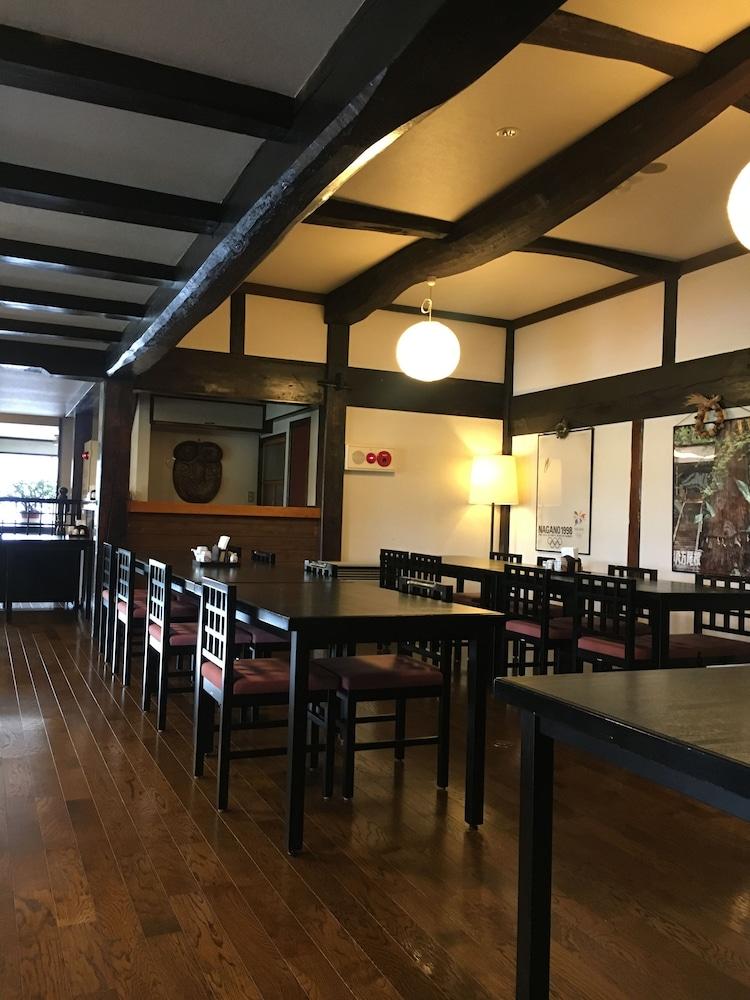 Hakuba Alpine Hotel Bagian luar foto