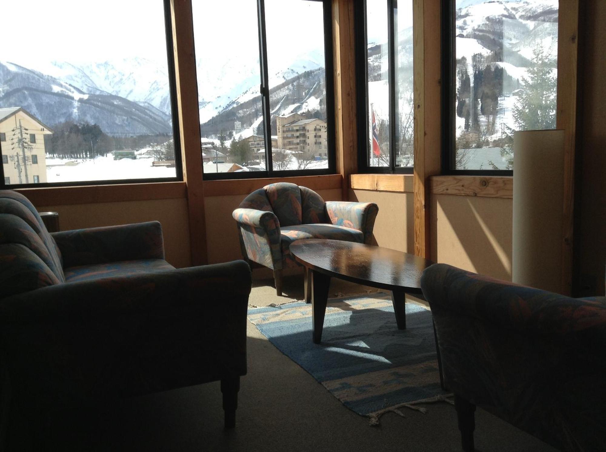 Hakuba Alpine Hotel Bagian luar foto