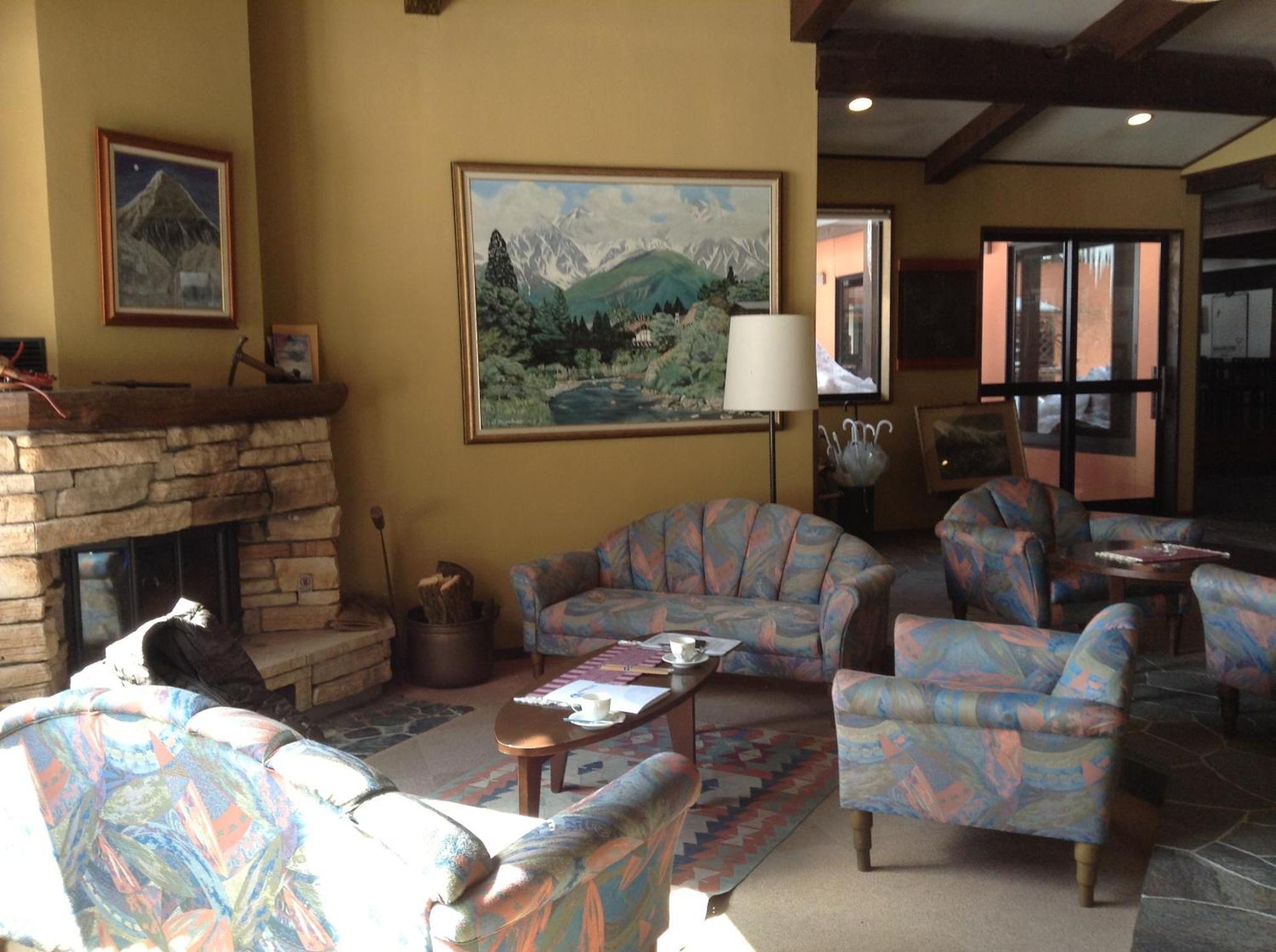 Hakuba Alpine Hotel Bagian luar foto