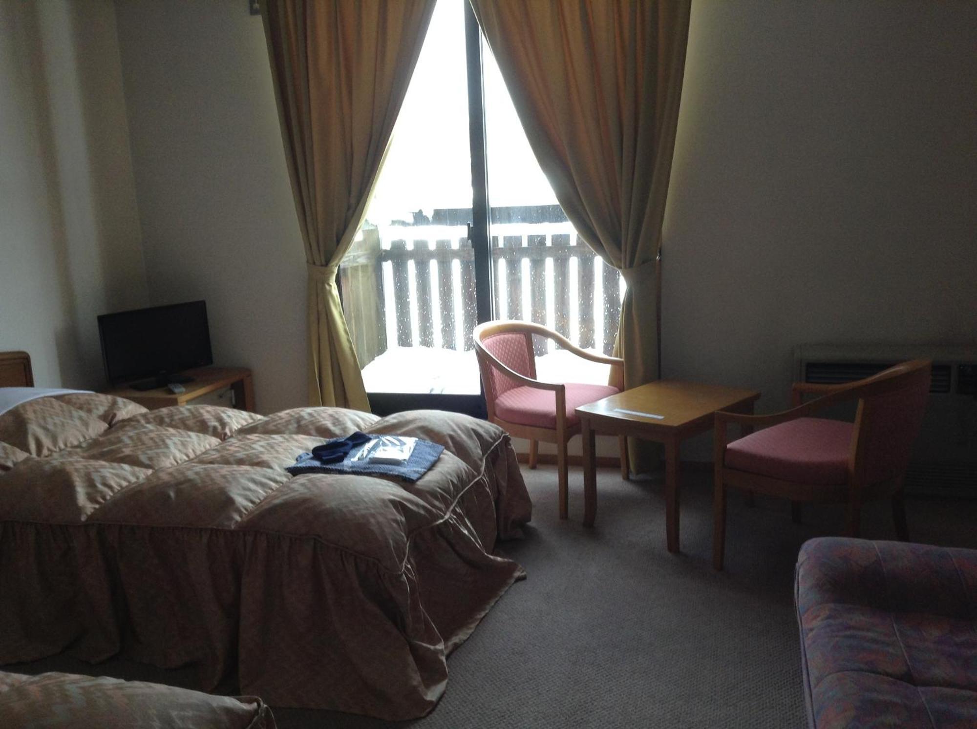 Hakuba Alpine Hotel Bagian luar foto