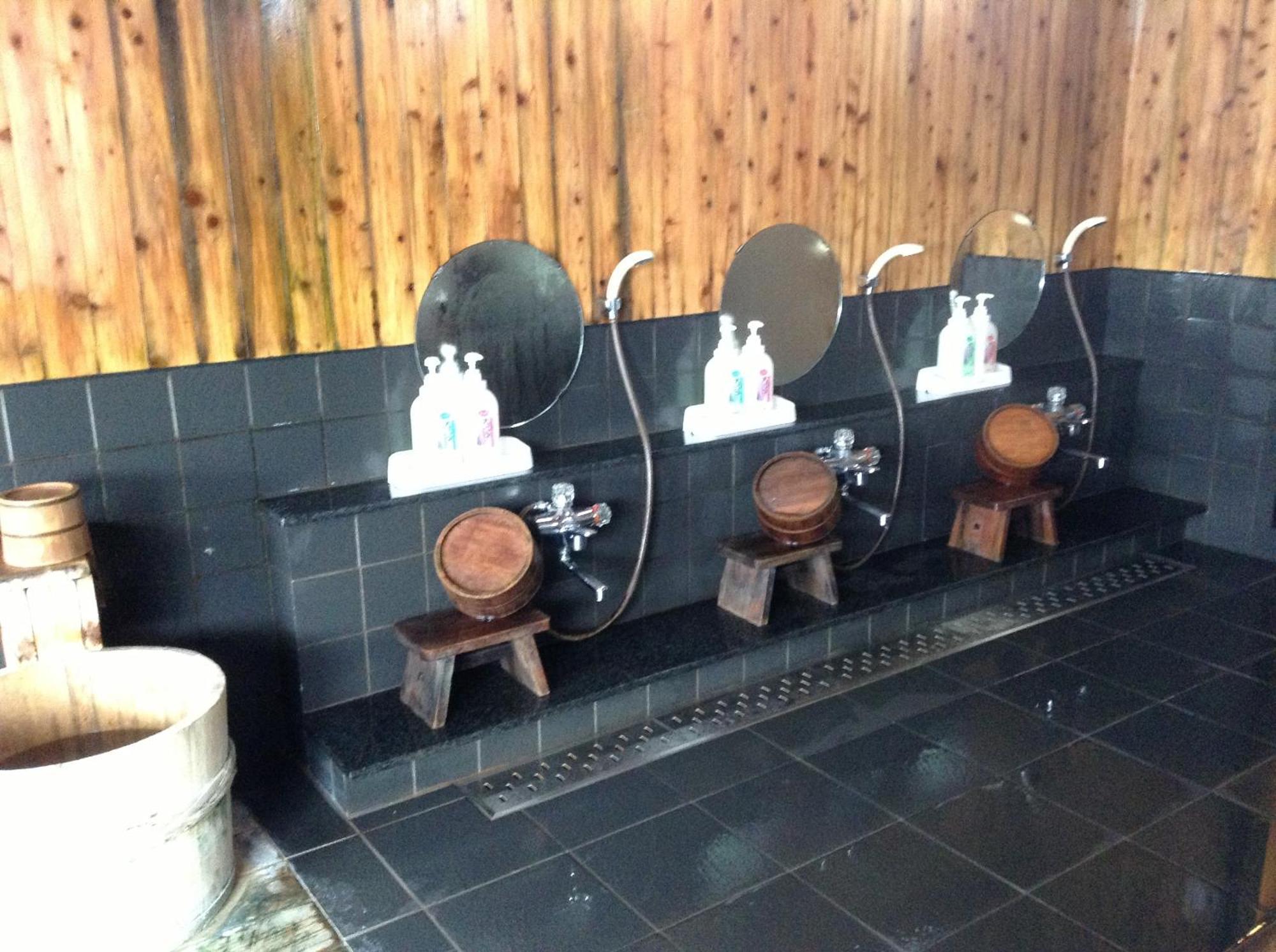 Hakuba Alpine Hotel Bagian luar foto