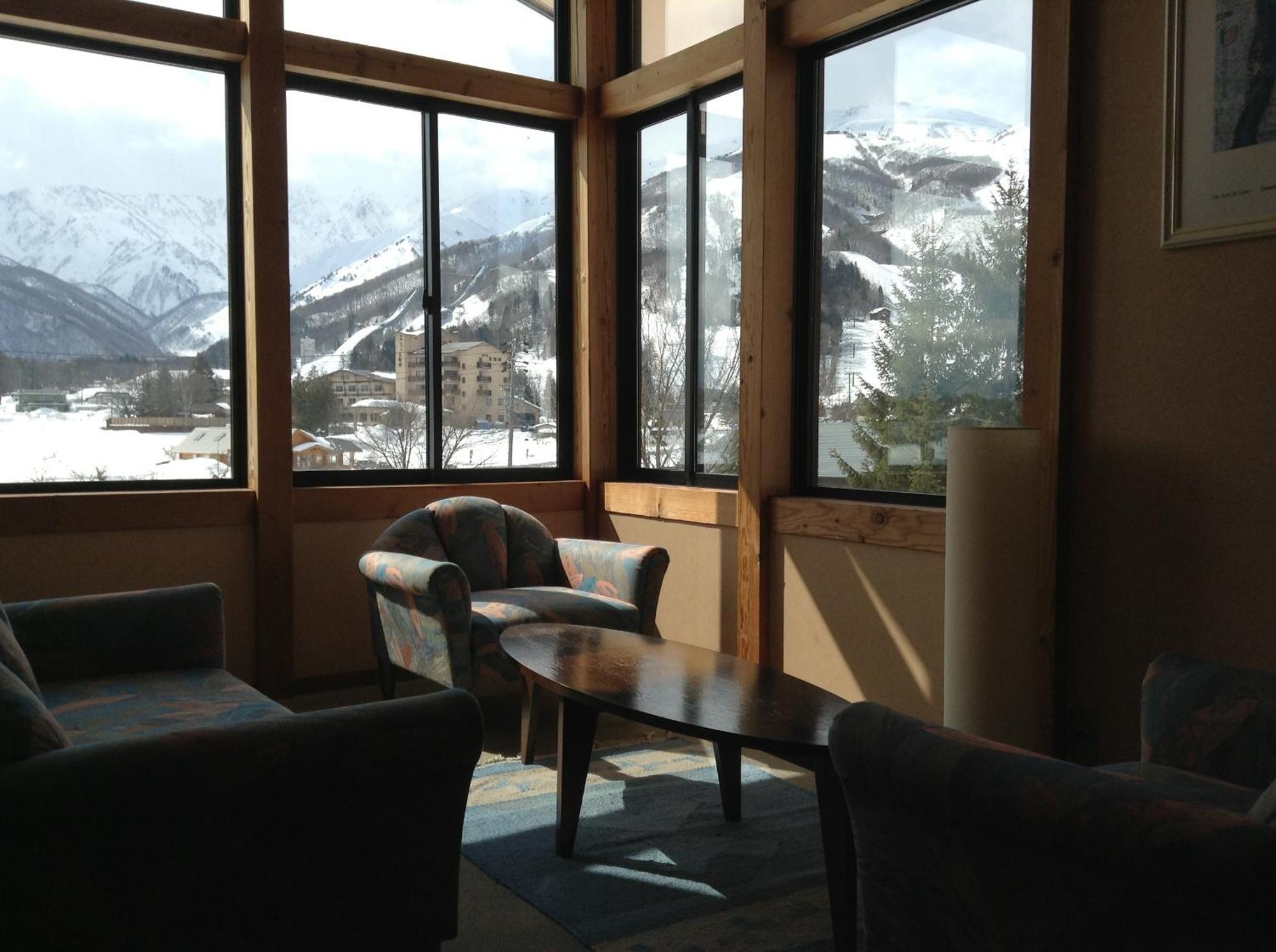 Hakuba Alpine Hotel Bagian luar foto